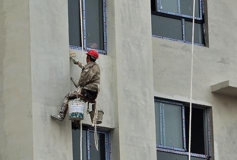 广东高空作业证需要550元吗?