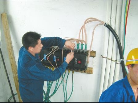 江苏怎么考低压电工证(江苏低压电工证考试试题)
