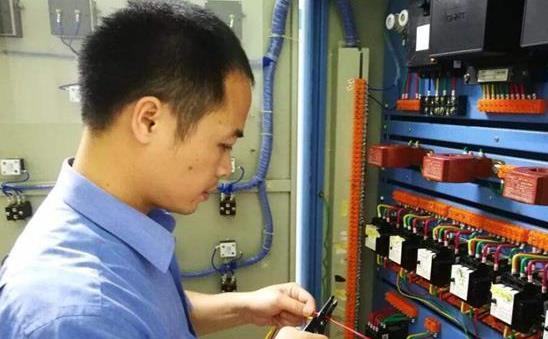 连云港初级电工证和低压电工证有什么区别(低压电工证和初级电工证先考哪个)