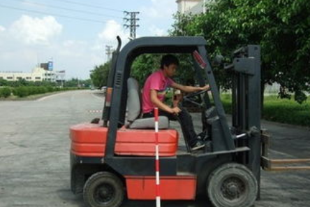 叉车