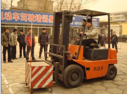 叉车