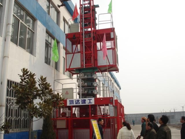 施工电梯