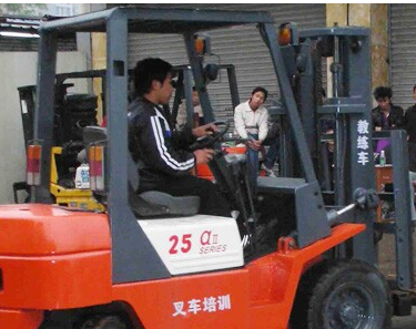 叉车