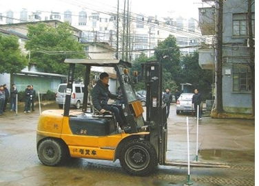 叉车