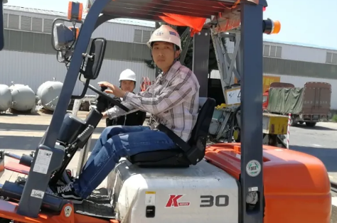 叉车