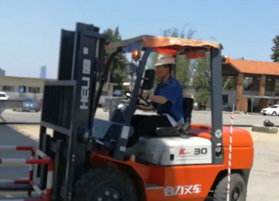 叉车