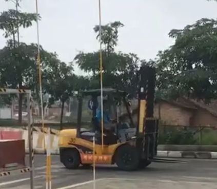 叉车