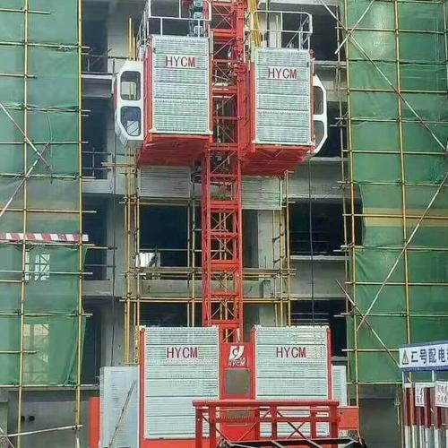 施工升降机