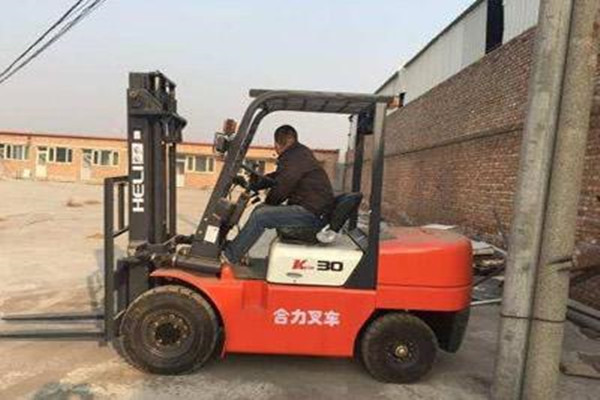 叉车