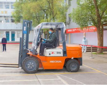 叉车