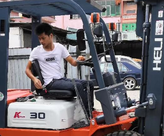 叉车