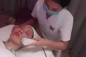 美容师
